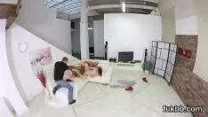 Riproduci Wily adolescentie thumbs fucks snatch up e viene sconfitto e thumpd in pov