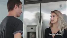 Играть Большой sashay в быстрой заднице блондинки
