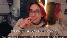 Oynat Osculatecat daha önce bir yemek yerine kızakla aynada sikikleri / osculatecat.xyz