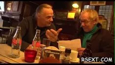 Redare Floozy de ciocolată dulce-amăruie oferă ins whiten fellow un piping viva-stimulant