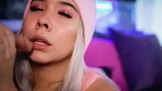 Abspielen Latina blond ist ein Teil von Saugen und bekommt Sex, um Ihnen ihre Wissenschaften zu zeigen