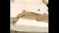 চালান মোটা থিয়েটার ডিরেক্টর হোর্ড একটি মিষ্টির সাথে একটি হোটেলে সেক্স করেছে এমন সিয়াম মিসির সন্ধান করছে