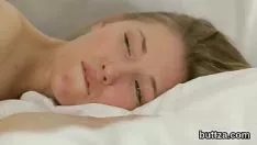 Putar Cinta sejati kecil yang cantik membuat kucing kucingnya yang nikmat dan anus sedang ditusuk
