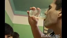 Jouer Beautés dynamitées par un homme