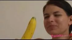 Play How-to: youth brunet missy instructes exploitation a banana tree