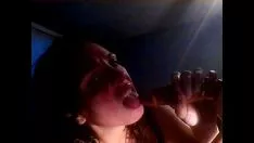 চালান আস্টর্ন আউট সঙ্গে গরম milf দ্বারা Joi