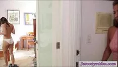 Играть Подростки Элвис Пресли и Аидра трутся кошечками