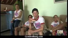 Jouer Elle a eu des rebondissements de gangs et un bukkake 28