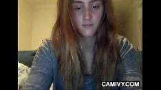 Play Webcam cutie toys with her tits