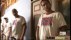 Jouer Ébène dans un bukkake brobdingnagian 22