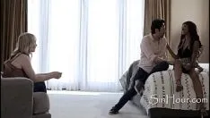 تشغيل مثلية تشاهد زوجته وهي تمارس الجنس من قبل ديك لأول مرة