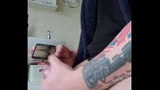 播放 我在看朋友的视频时抽搐