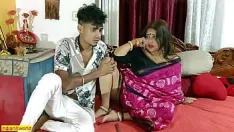 Afspelen Indiase nieuwe stiefmoeder versus tienerjongen hete xxx seks! neukt stiefmoeder