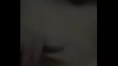 চালান এলসা জিন একটি রসালো জন্য জেগে ওঠে
