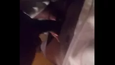 Afspelen De meest romantische lesbische seksscène met rode rozen, aardbeien, champagne en heel veel schuim