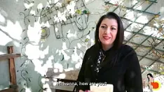 চালান 35 ইয়ো অত্যাশ্চর্য ivanna হার্ড fucked সোফা উপর