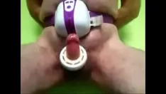 Abspielen Er fingert mich, bevor er mich mit seinem großen schwanz fickt