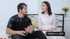 Riproduci Step Siblings Taboo: Maddie Winters sorpresi dal grosso cazzo a San Valentino