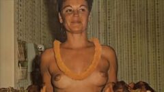 Jouer Noël rétro lesbien: une pornostalgie vintage de gros seins et de charmes naturels