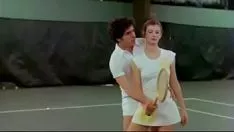 Oynat Sıcak seksten tenis raketi nasıl atılır?