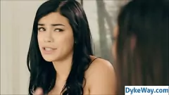 Riproduci Best Friends First Lesbian Dick Experience