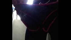 Jouer Desi hyderabad boy performin avec la culotte de soutien-gorge de soeurs