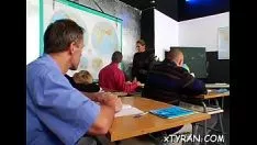 Redare Bebelușul sulfuros cu mangifera indica drăguț își face pisicuța futută cu un vibrator