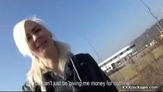 Играть Подростковую непрофессиональную европейскую детку трахнул рогатый отдыхающий за 19 евро