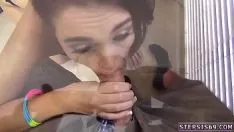 Jouer La petite webcam Missy Treadbro l'a cnix après ce jour-là et lui a dit.